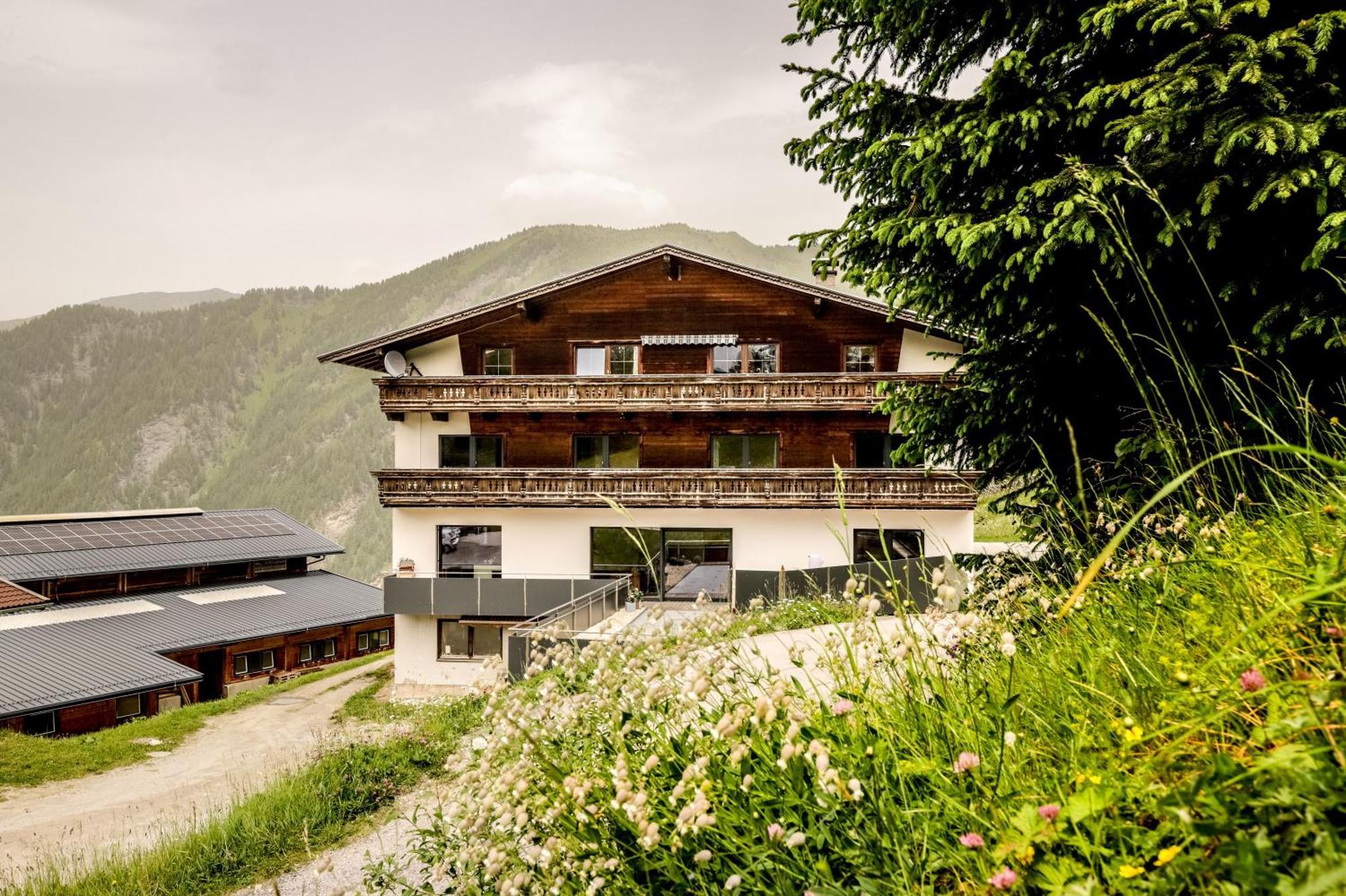 Wolf Apartments Padaun Vals Luaran gambar